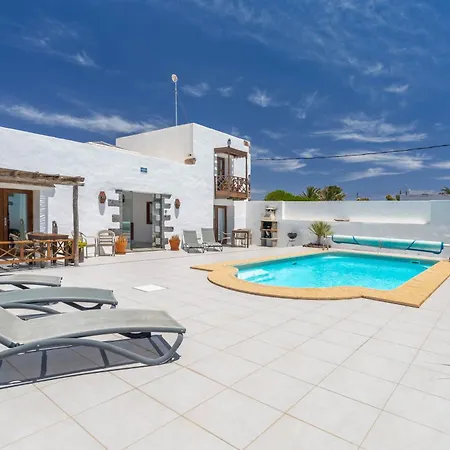 Apartman Cuarto Botanico - Shared Pool - Island Location - 10 Mins Drive To Famara And La Santa *