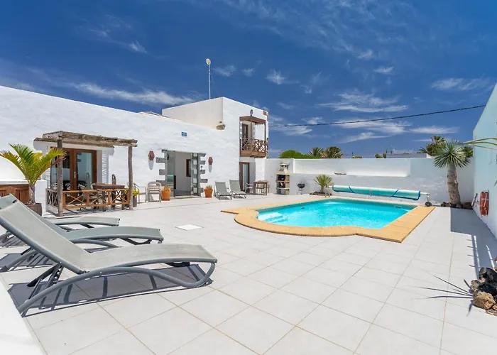 Lägenhet Cuarto Botanico - Shared Pool - Island Location - 10 Mins Drive To Famara And La Santa *