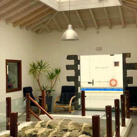 Cuarto Botanico - Shared Pool - Island Location - 10 Mins Drive To Famara And La Santa Apartman